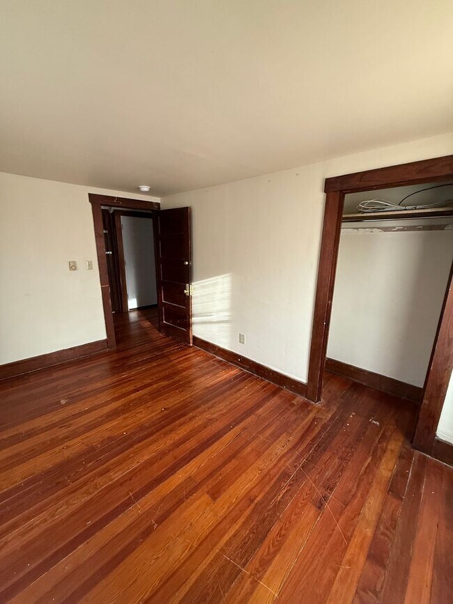 Building Photo - College Avenue, West-1206