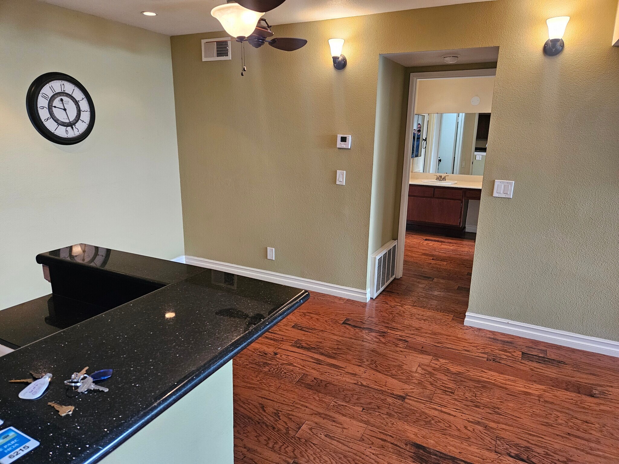 Building Photo - 2519 Chandler Ave