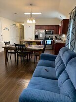 Building Photo - 1979 Crosscreek Cir