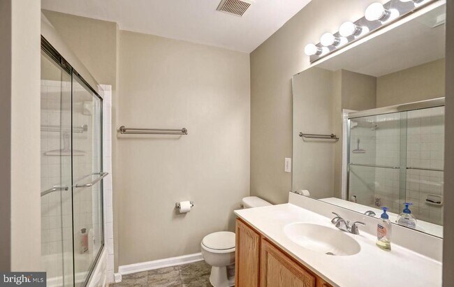 Building Photo - 102 Cagney Terrace SE