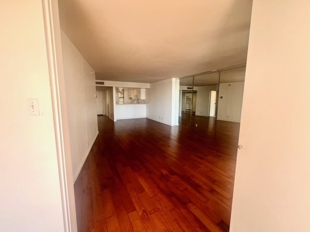 Living Room - 4314 Marina City Dr