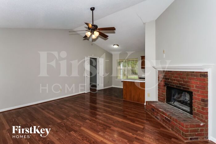 Building Photo - 5923 Willow Springs Dr