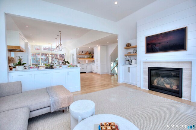 Building Photo - 26 Island Way