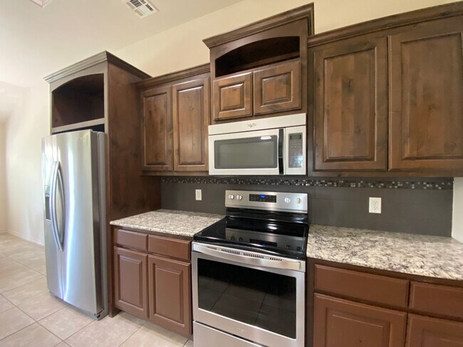 Building Photo - 3 bedroom, 2 bath in Coweta Schools!