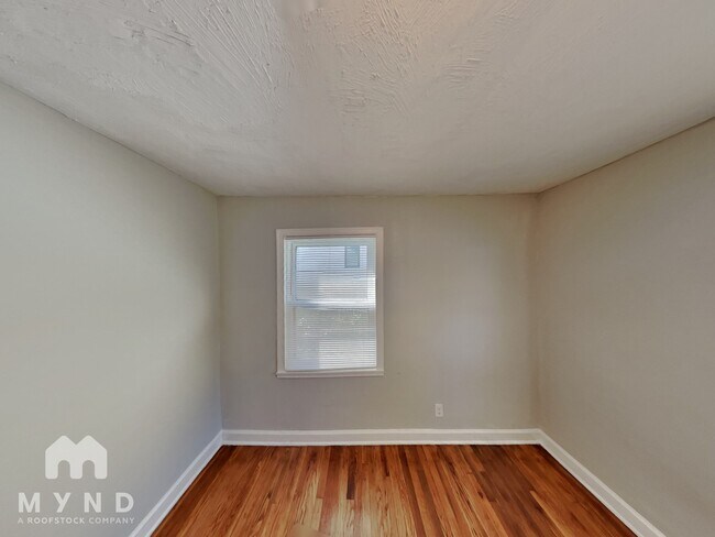 Building Photo - 122 S Gardner Ave