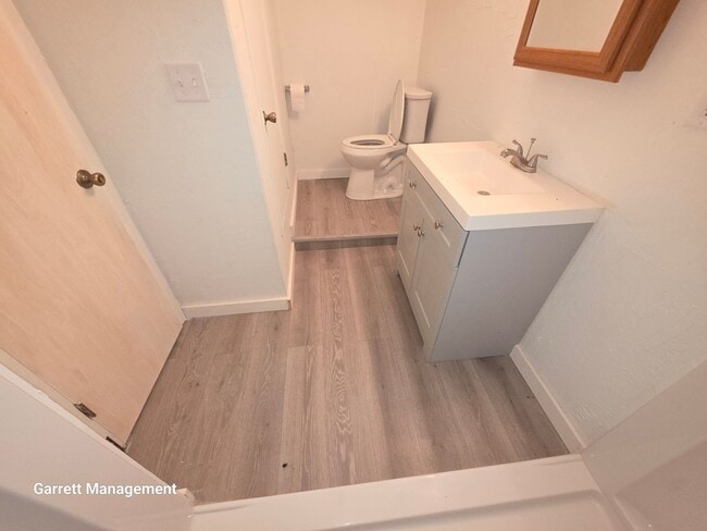 Building Photo - 126 Iroquois Dr