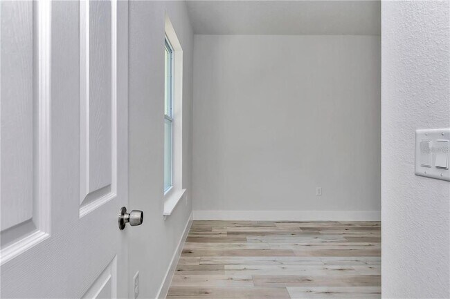 Building Photo - 586 Marion Oaks Trail