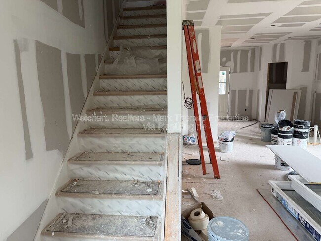 Building Photo - 1203 Fern St