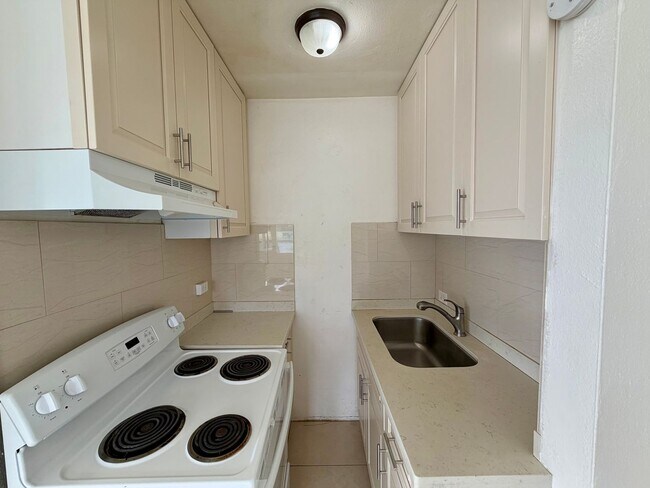 Building Photo - 444 Pau Street #H