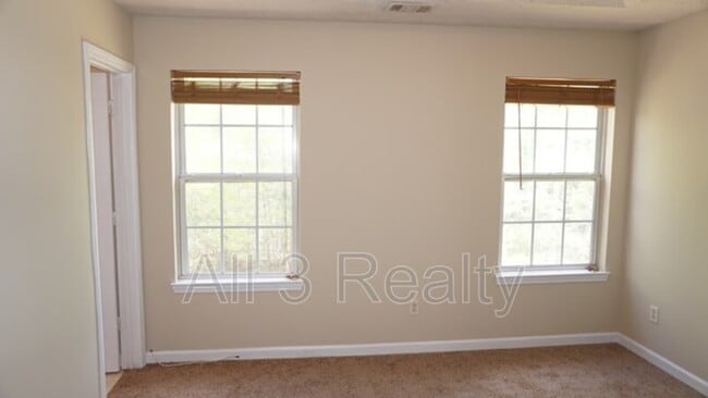 Building Photo - 5705 Hampton Ct