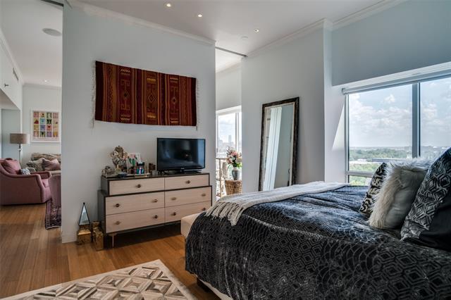 Building Photo - 4242 Lomo Alto Dr