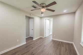 Building Photo - 2110 N Galveston Ave