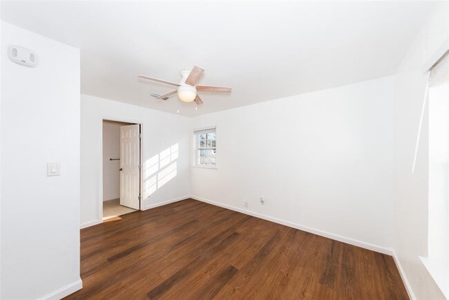 Building Photo - 5701 Gloucester Ln