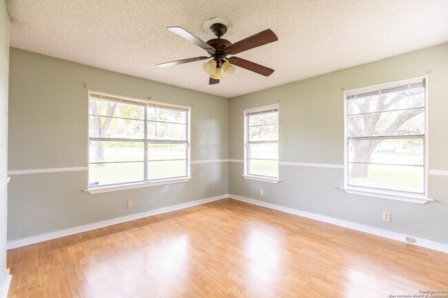 Building Photo - 224 Shadyview Dr