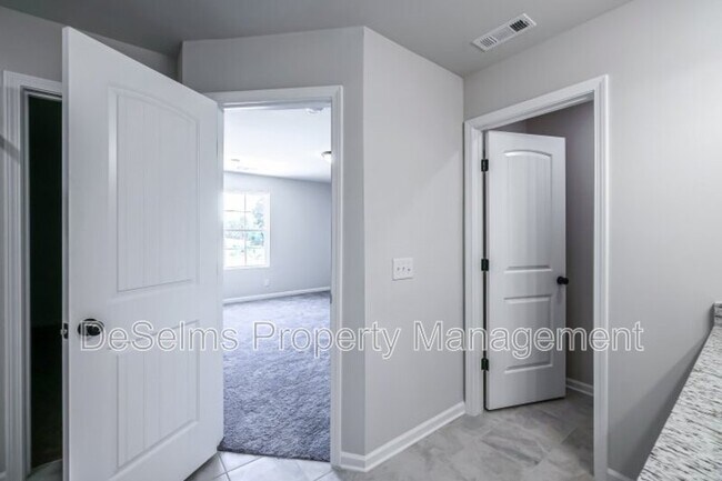Building Photo - 3022 Chance Ct