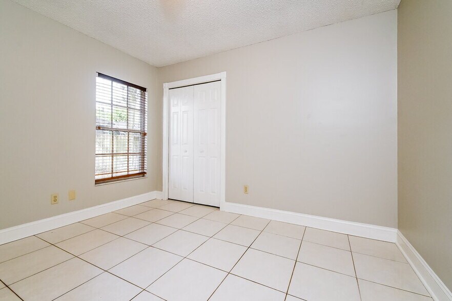 Building Photo - 2714 Mock Orange Ct