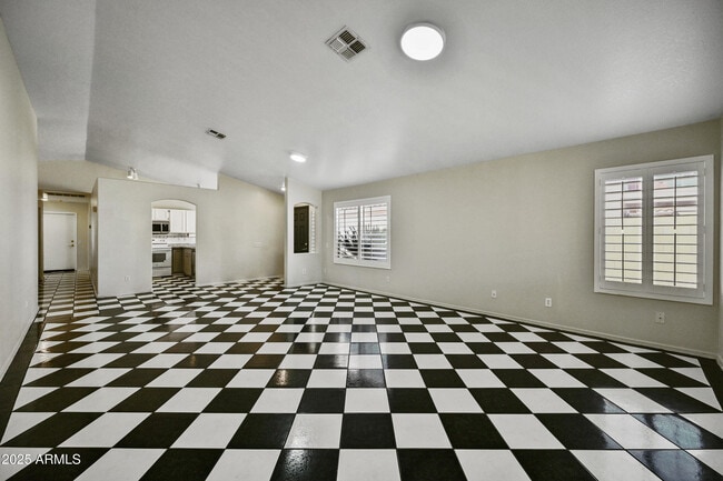 Building Photo - 5449 E Fairfield St