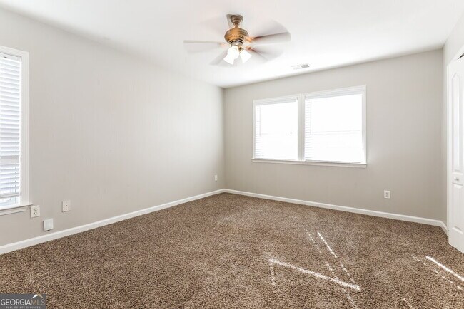 Building Photo - 2420 McIntosh Dr