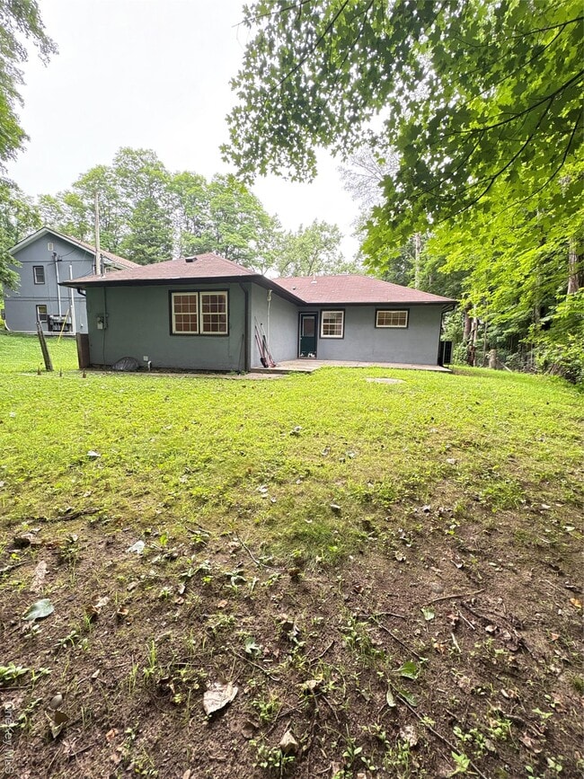 Building Photo - 42 Burlison Ave