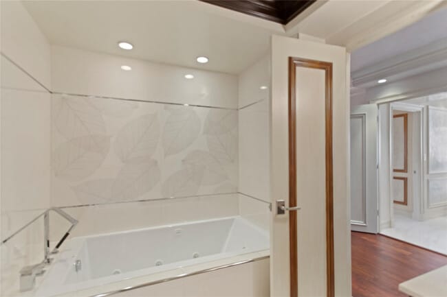 Building Photo - 2917 S Ocean Blvd