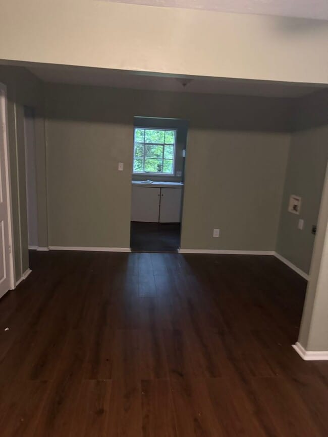 Building Photo - 2418 Alma St