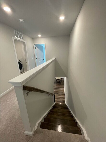 Building Photo - Room in Townhome on Hazy Hills Ln