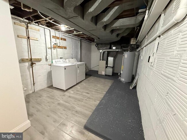 Building Photo - 3405 Carpenter St SE