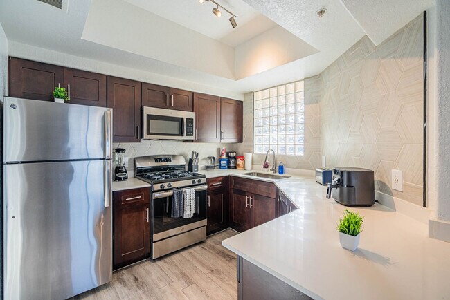 Building Photo - 2150 S 55th St