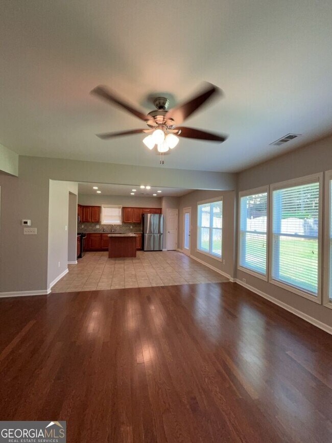 Building Photo - 3537 Harvest Ridge Ln NE