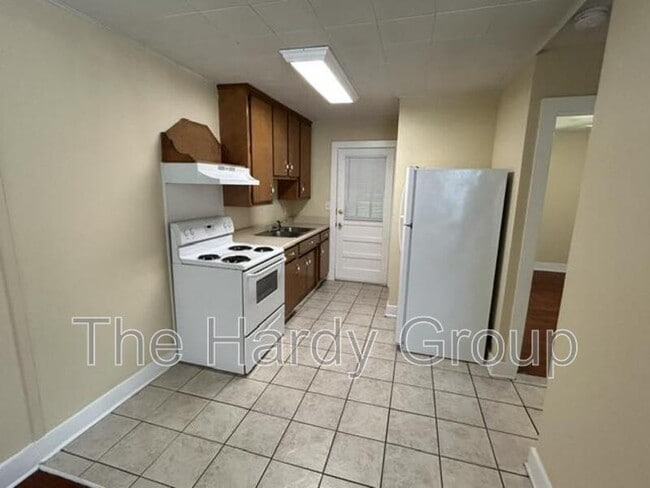 Building Photo - 413 3rd Ave NW
