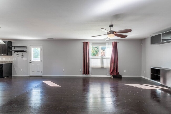 Building Photo - Available on July 10! Experience modern comfort in this spacious 4+ bedroom home