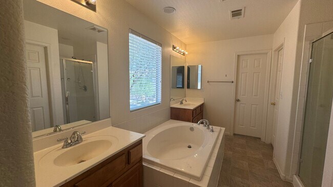 Building Photo - Welcome Home 3 or 4 BDRM SW Las Vegas