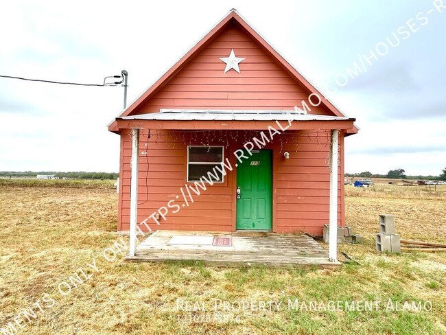 Building Photo - AVAILABLE NOW! 1 Bedroom / 1 Bath Lodge w/...