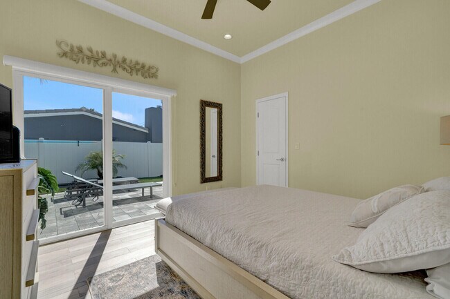 Building Photo - 875 SE 13th Ave