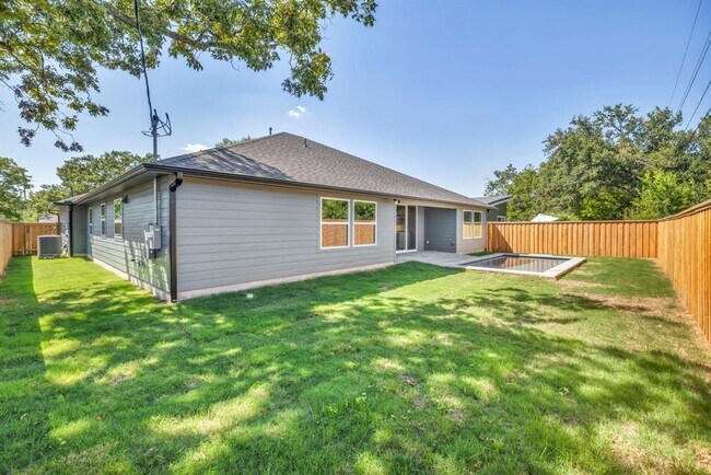Building Photo - 8209 Polar Dr