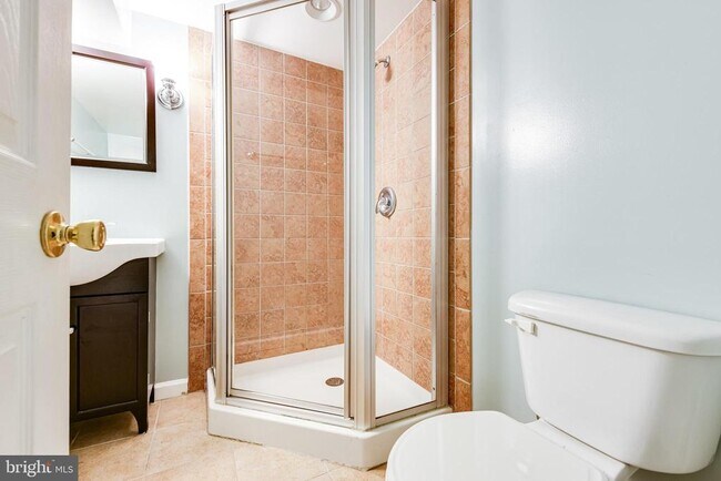 Building Photo - 5809 Mt Vernon Dr