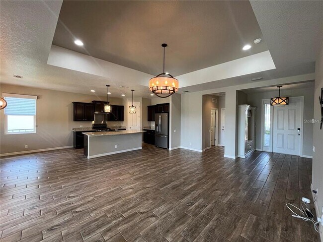 Building Photo - 12116 Goldenrod Ave