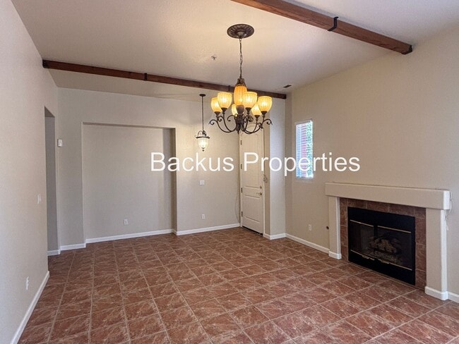 Building Photo - 11 Huerta Ave