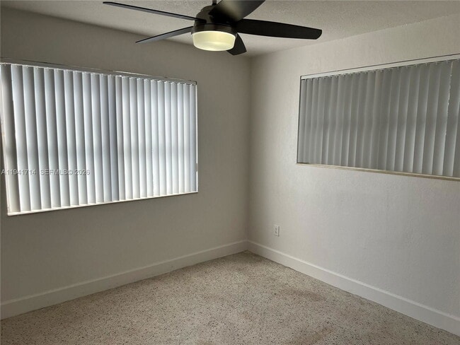 Building Photo - 4725 SW 4th St