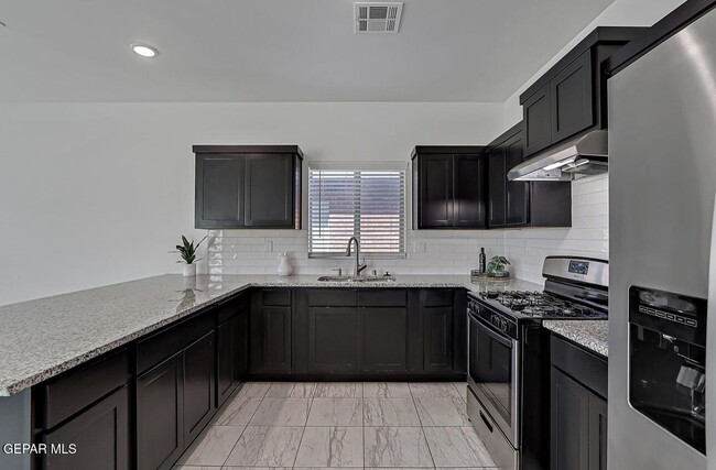 Building Photo - 4572 Mark Avizo