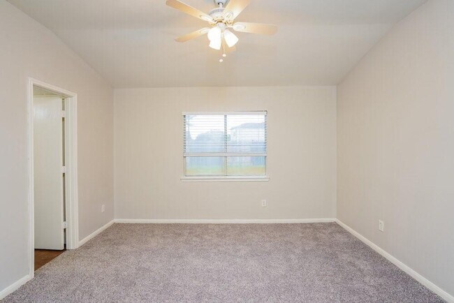 Building Photo - 20922 Neelie Ct