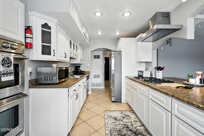 Building Photo - 329 Sereno Dr