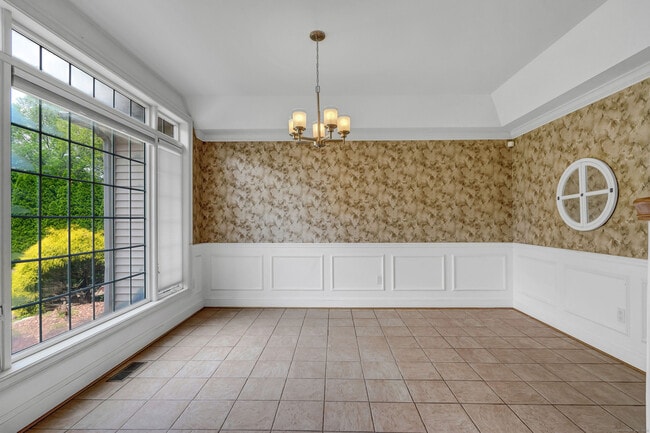 Building Photo - 244 Watch Hill Rd