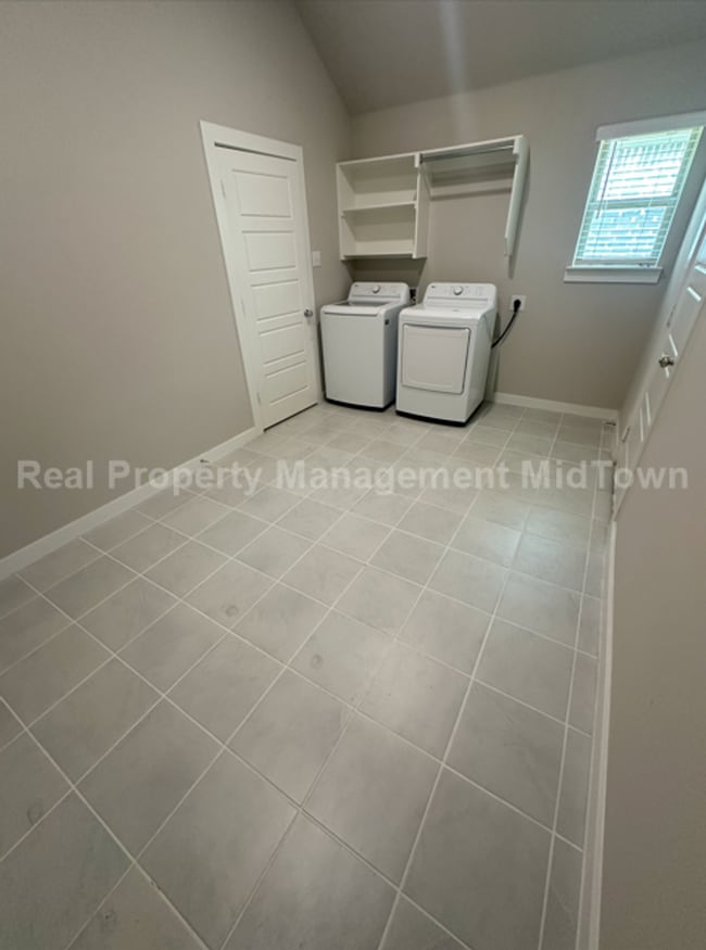 Building Photo - Modern 3-Bedroom Home in Prime Forney Loca...