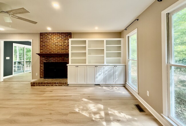 Building Photo - 5635 Falkirk Dr