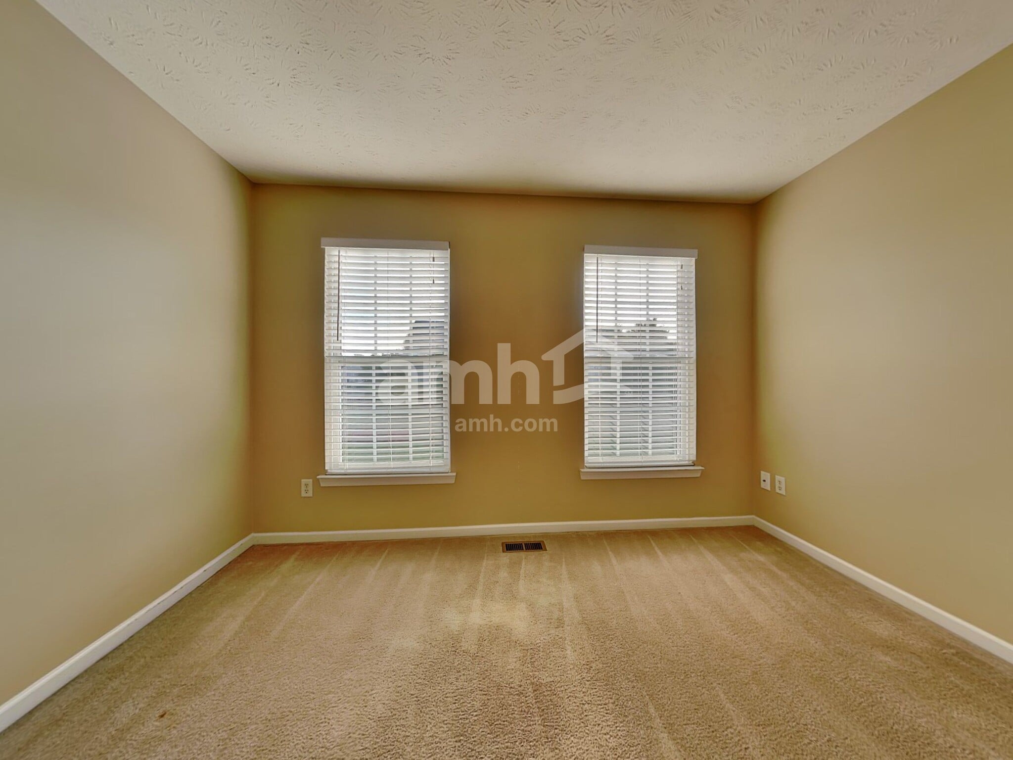 Building Photo - 2452 Featherston Ct