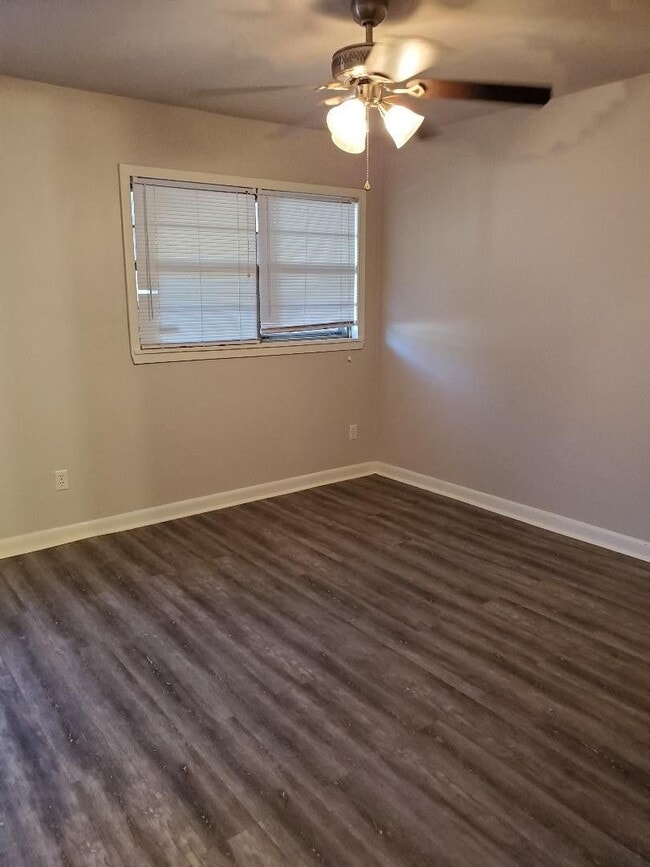 Building Photo - House for Lease -2505 Douglas