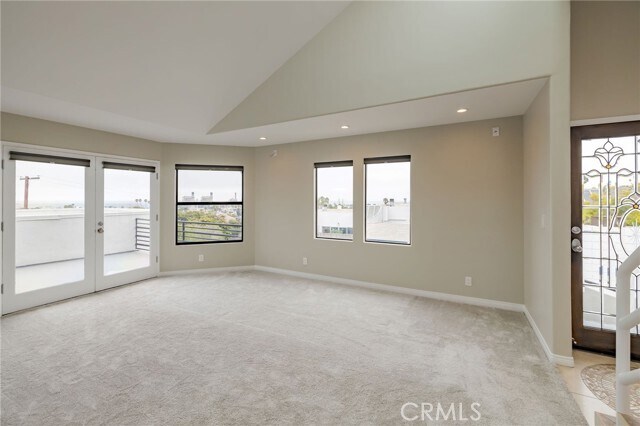 Building Photo - 604 N Irena Ave