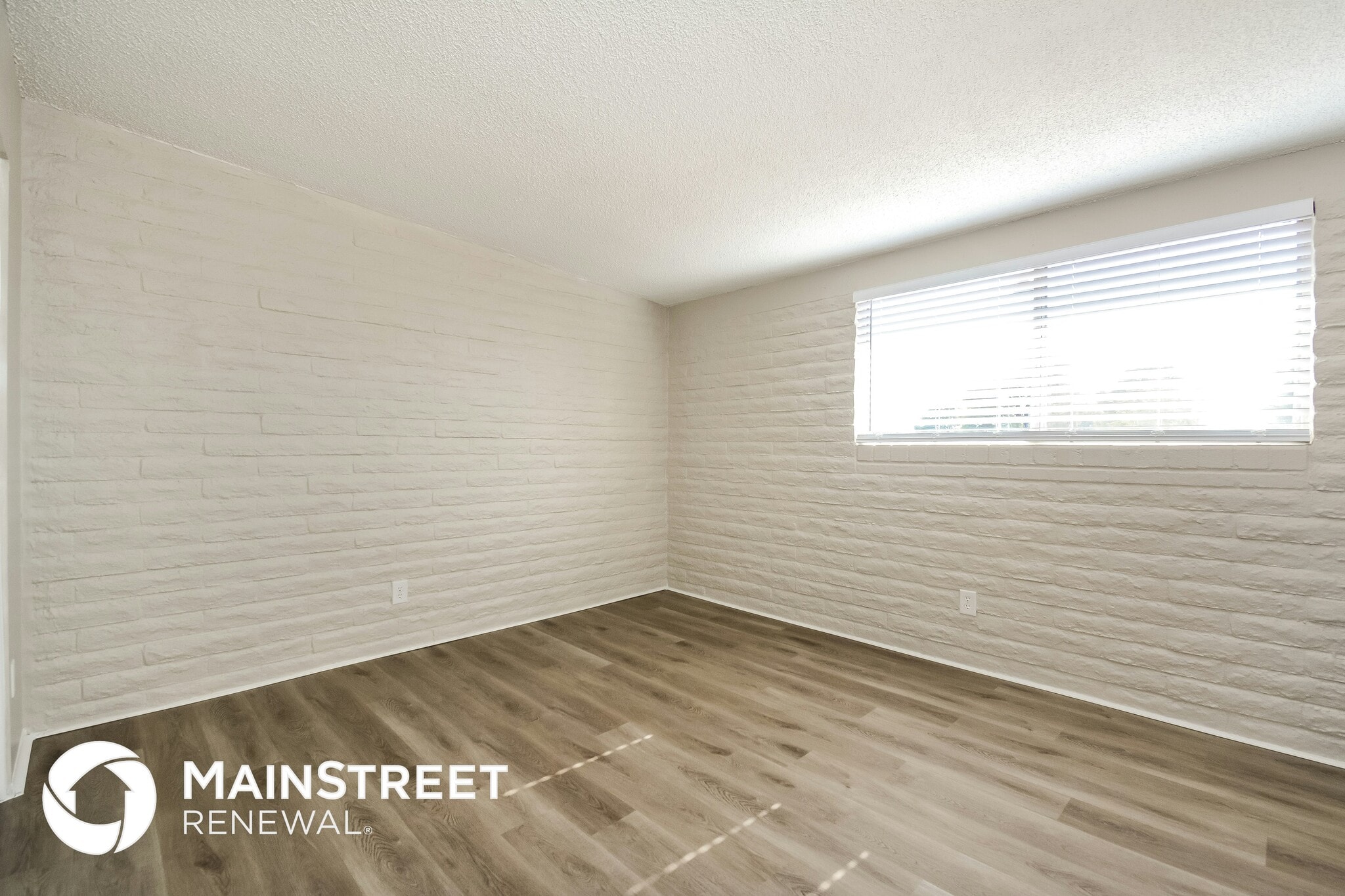 Building Photo - 4550 S Lotus Cir