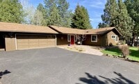 Building Photo - Spacious 2 BR Bend Home in Forested Cul-de...